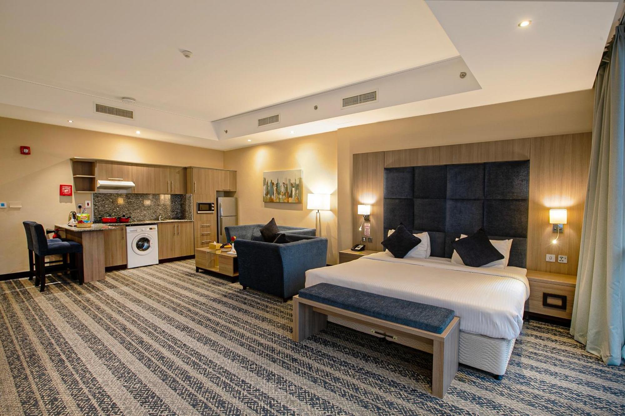The Castle Premium Hotel Doha Exteriör bild