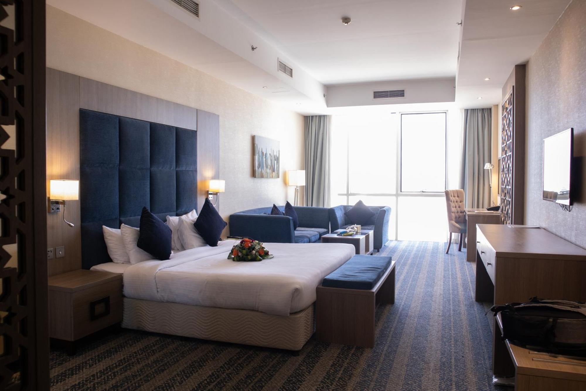 The Castle Premium Hotel Doha Exteriör bild